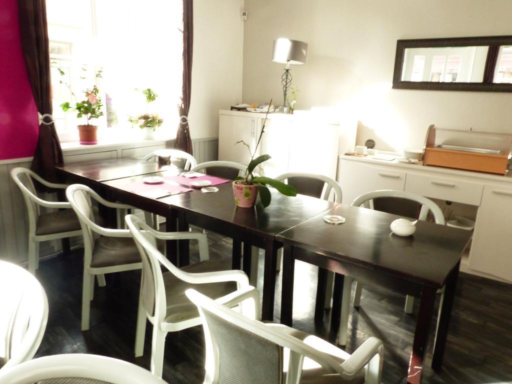 Logis Hotel Au Croissant Buzançais Kültér fotó