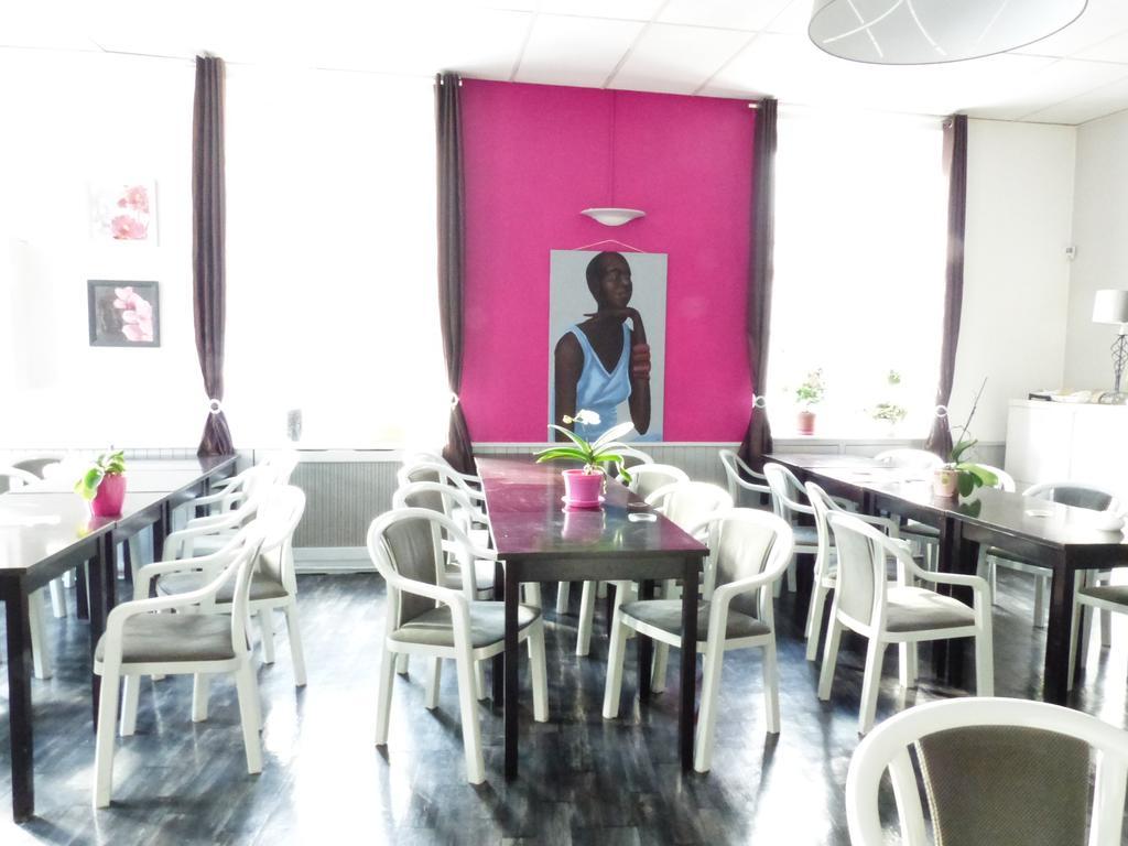 Logis Hotel Au Croissant Buzançais Kültér fotó