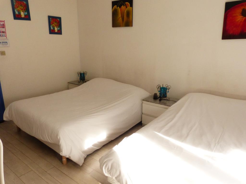 Logis Hotel Au Croissant Buzançais Szoba fotó