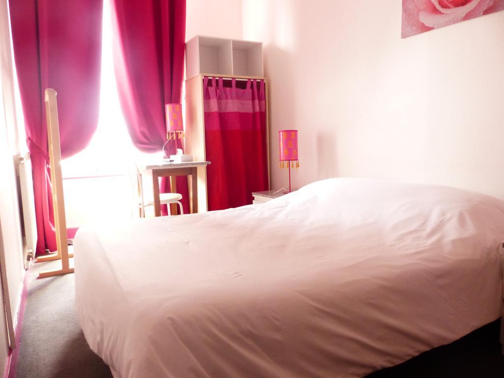 Logis Hotel Au Croissant Buzançais Kültér fotó
