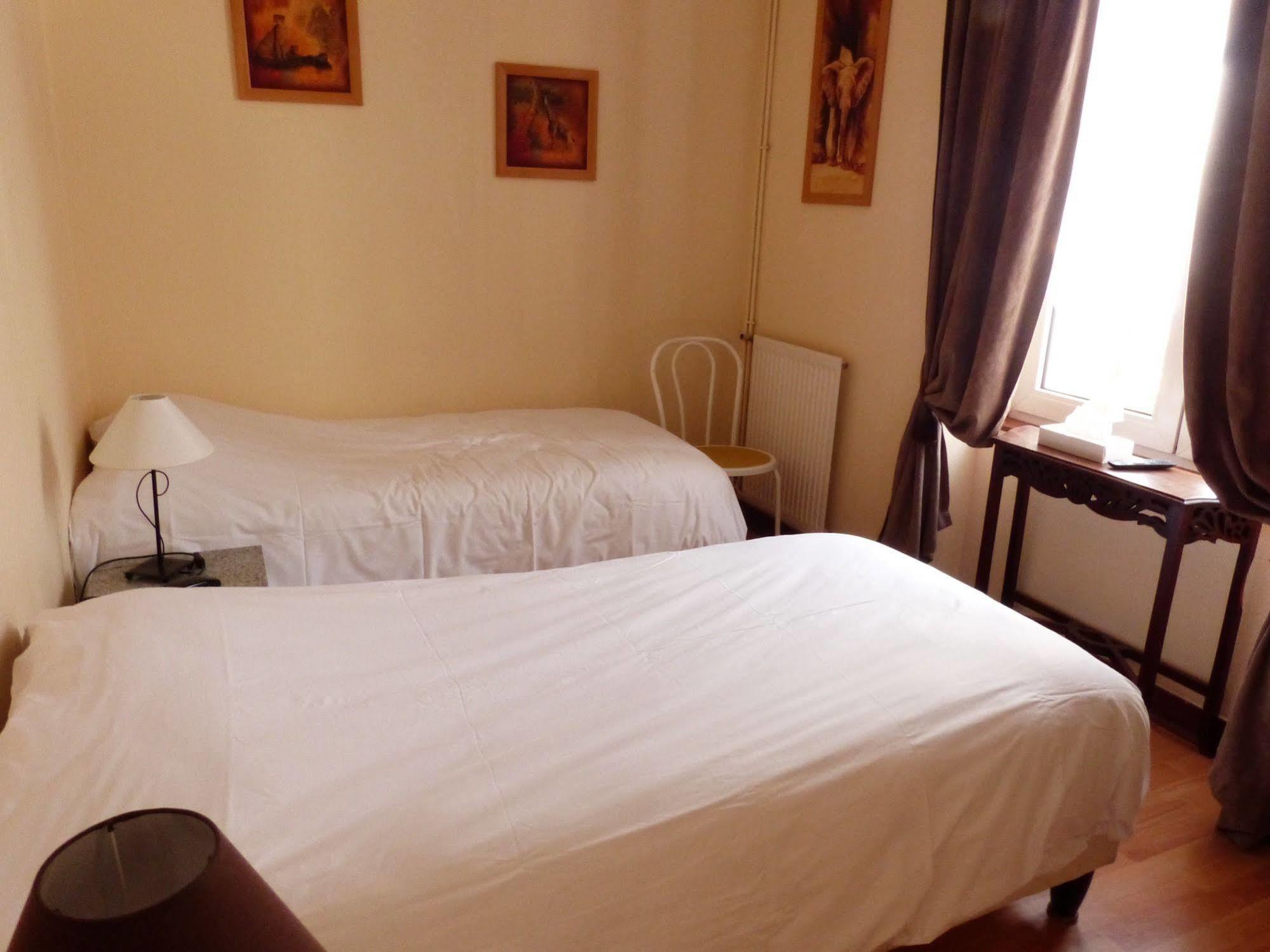 Logis Hotel Au Croissant Buzançais Kültér fotó
