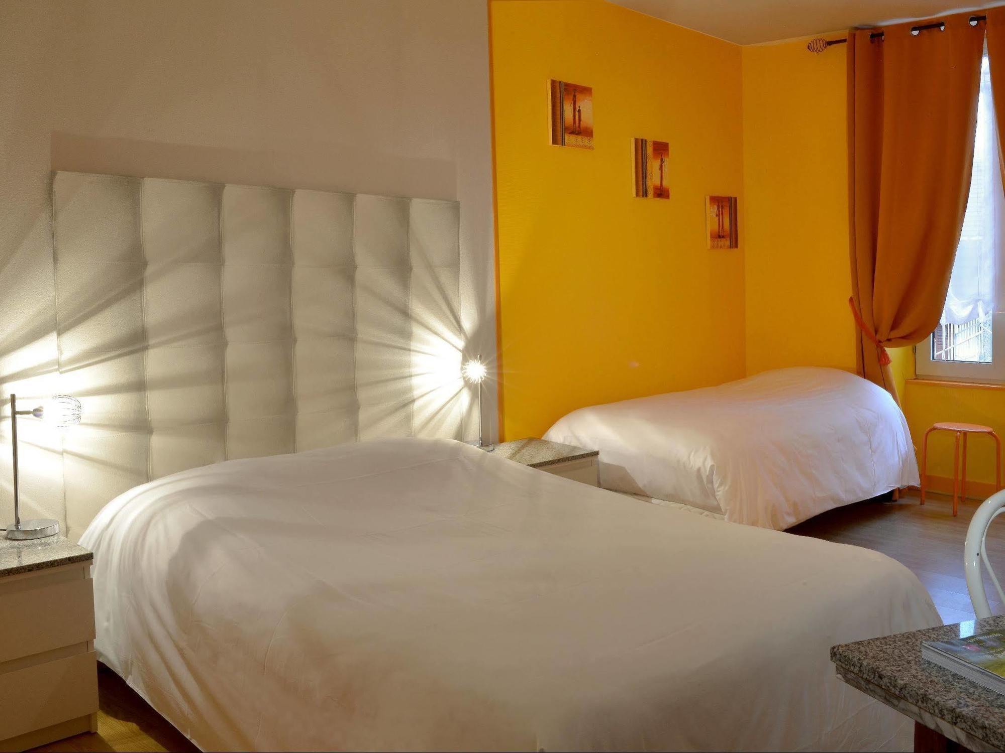 Logis Hotel Au Croissant Buzançais Kültér fotó