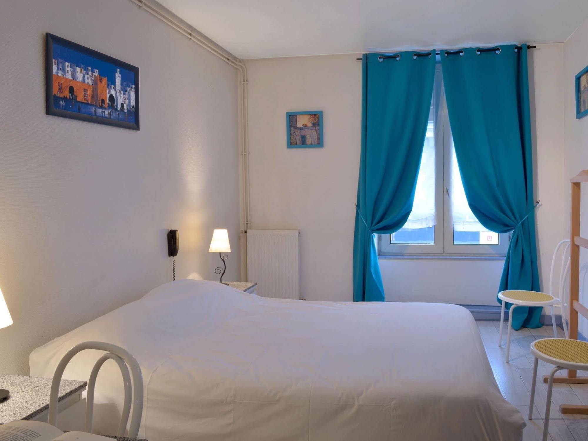 Logis Hotel Au Croissant Buzançais Kültér fotó
